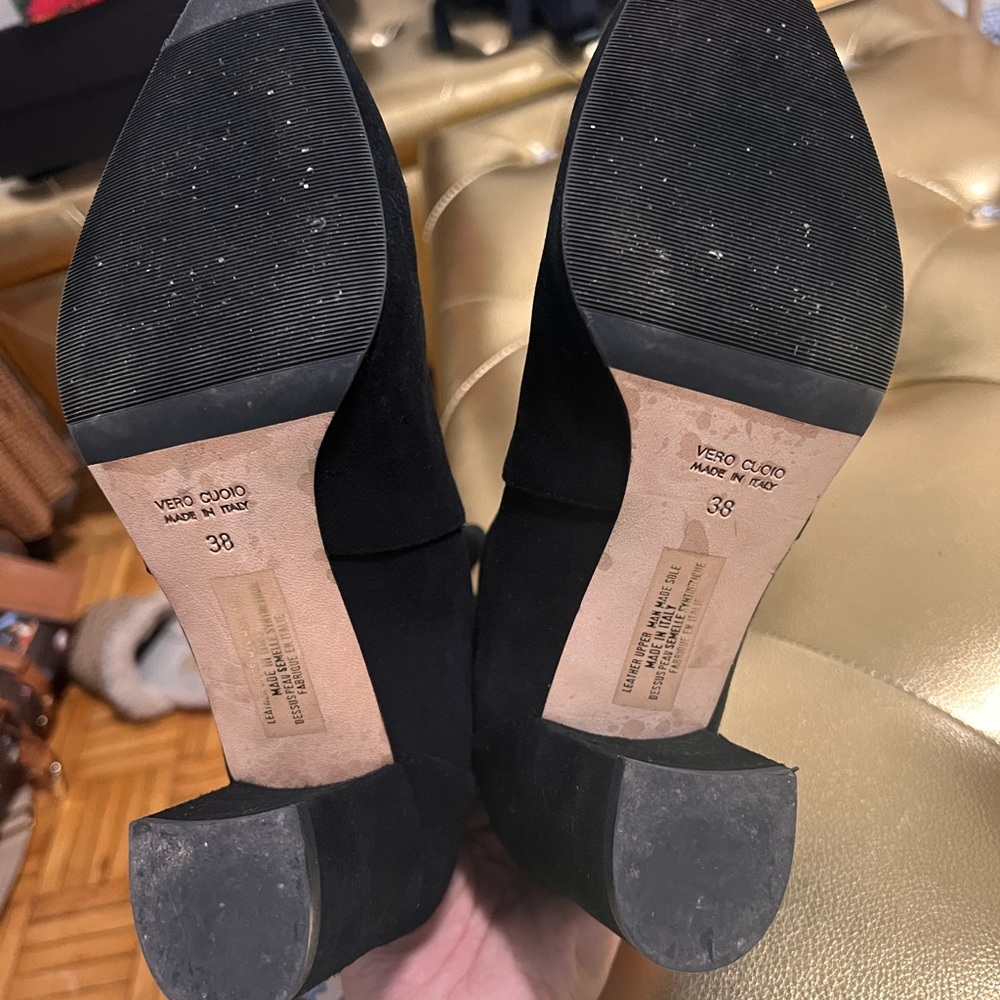 Shoes - Picture 2 of 10